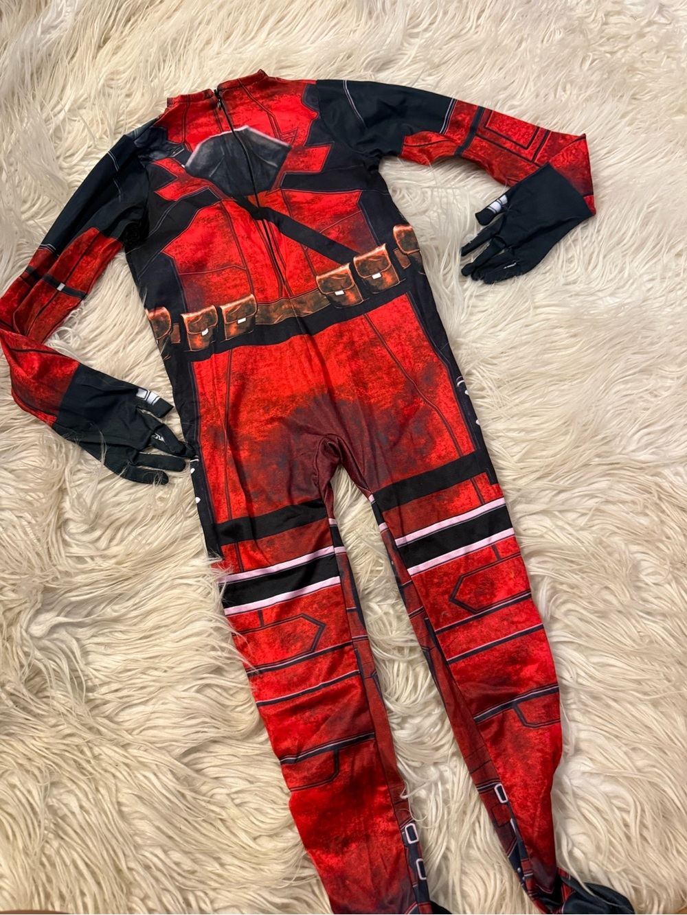 Boys Deadpool costume (D13) - Picture 2 of 2